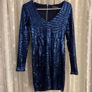 💥4/$20 BUNDLE Gorgeous Womens/Juniors Small Blue Sequin Dress.